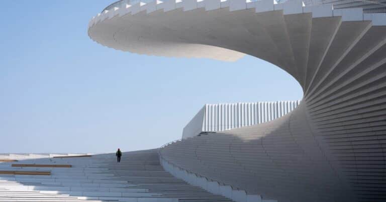 Terraza en espiral y escalable, así es la Gran Ópera de Shanghái que se estrena en 2026
