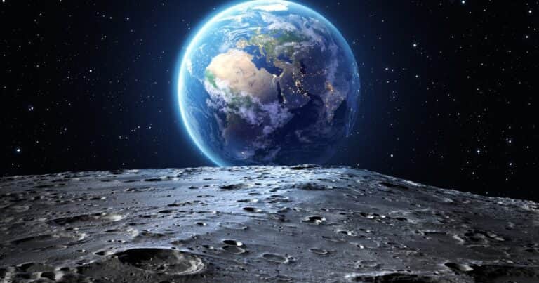 La Luna se aleja de la Tierra cada año: qué significa este fenómeno