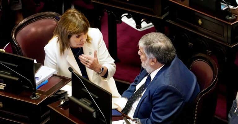 Senado: Bullrich va por “una o dos fugas más” en el peronismo, que se abroquela para frenar nuevas fracturas