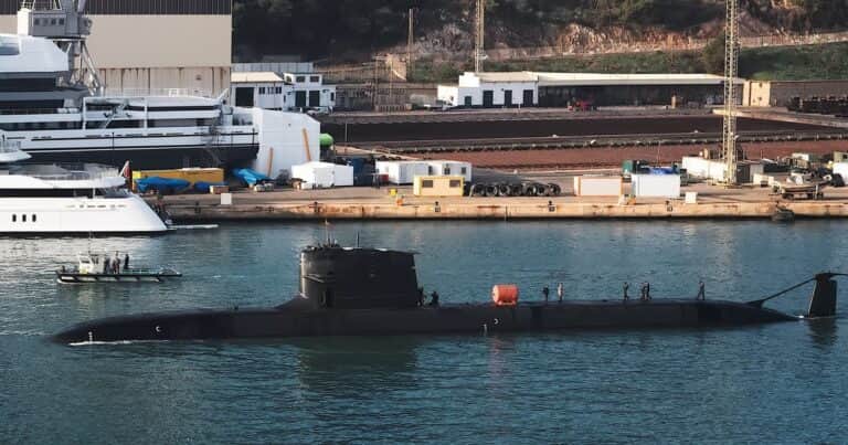 «La jaula»: así se vive adentro del S-81, el submarino con 43 marineros y solo tres baños