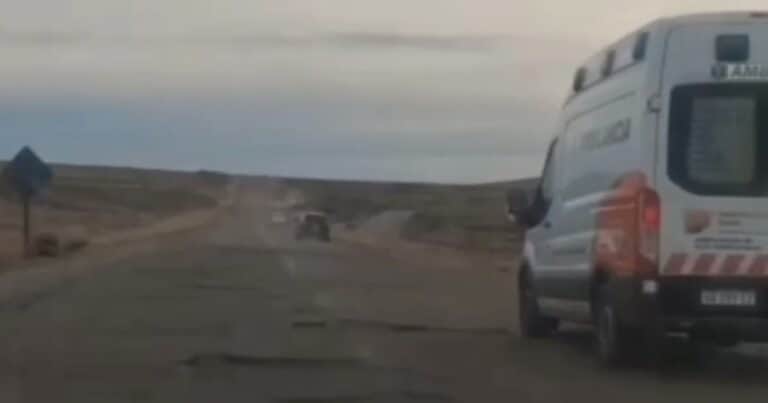 La ambulancia llevaba una mujer con muerte cerebral, pasó sobre un bache y la paciente «resucitó»