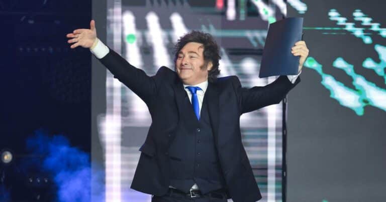 Javier Milei y sus medidas, EN VIVO: tras su paso por Hungría, el Presidente vuelve a la Argentina, mientras crecen las revelaciones por el escándalo $LIBRA