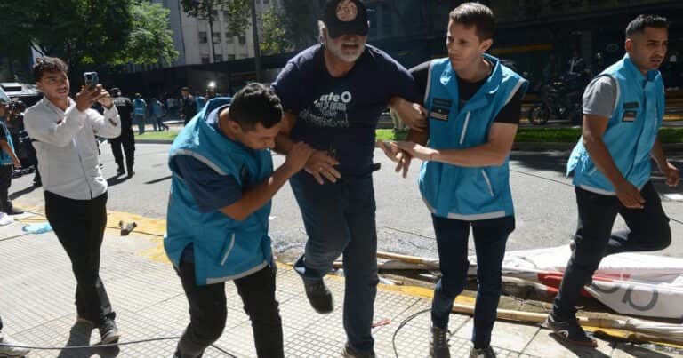 FATE: el Gobierno prepara una nueva reunión tras el desalojo de los manifestantes por la Policía