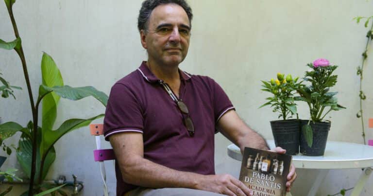 Cómo escribir mejor: Pablo de Santis comparte consejos, reglas y secretos del oficio