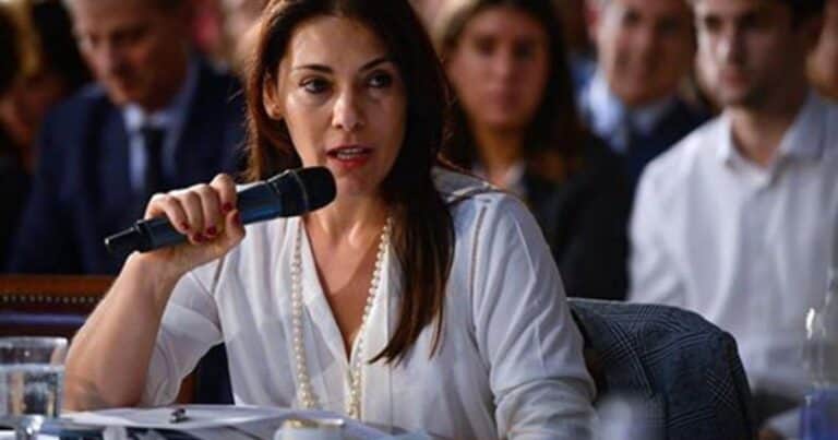 Tras el escándalo, el Gobierno reflotó la designación de Lucila Crexell como embajadora