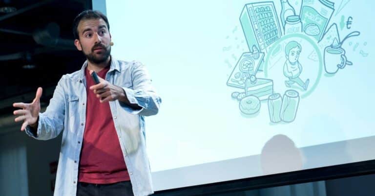 Aitor Sánchez, nutricionista: “El zumo de limón no sirve para adelgazar, pero sí tiene una función importante”