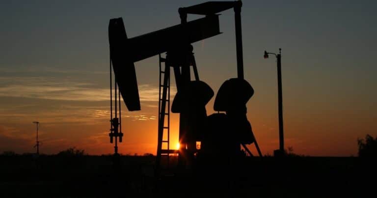 Guerra en Medio Oriente: el petróleo sube más de 2% tras la nueva amenaza de Trump a Irán