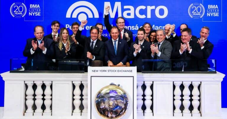 El Banco Macro tocó la campana y celebró 20 años de cotizar en Wall Street