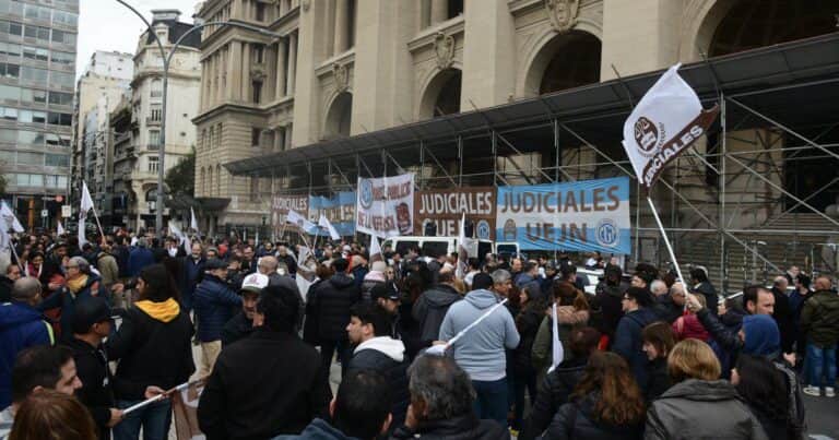 La justicia suspendió un tramo de la ley de reforma laboral y frenó el traspaso de la justicia del trabajo