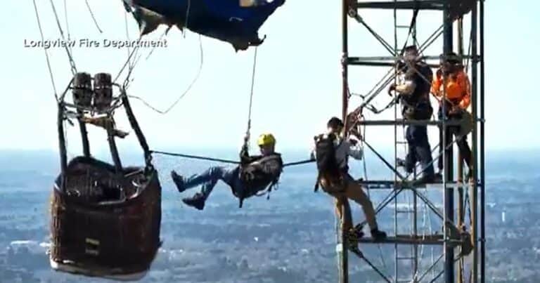 Un globo aerostático se enredó en una torre a más de 270 metros de altura: el video del arriesgado rescate