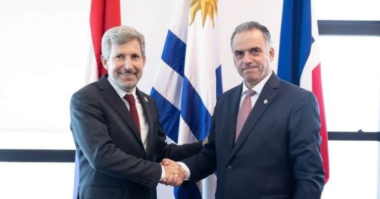 El gobernador Rogelio Frigerio volvió a criticar la construcción de una planta de hidrógeno verde en Uruguay: «No enfrente de nuestras playas»