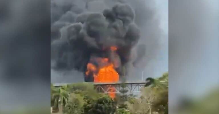 Un muerto y cuatro heridos por la explosión de tres camiones en el canal de Panamá: el video