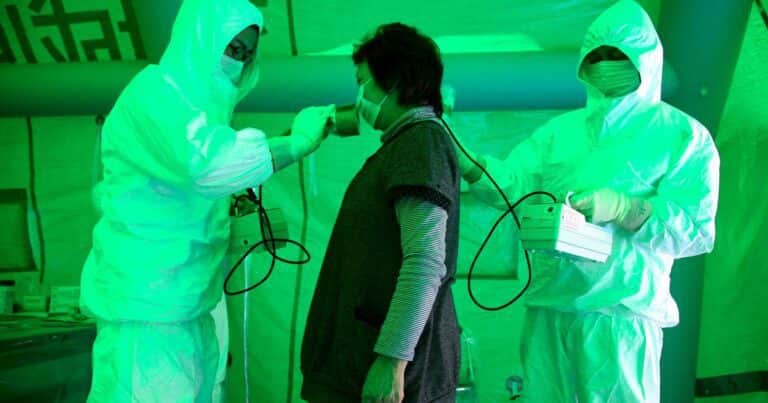 Ni los humanos pueden entrar: Japón desplegó un robot de 22 metros para recoger muestras del núcleo radioactivo de Fukushima