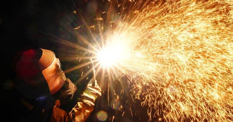 Son más los industriales que creen que caerán la producción y el empleo que los que prevén que habrá mejoras