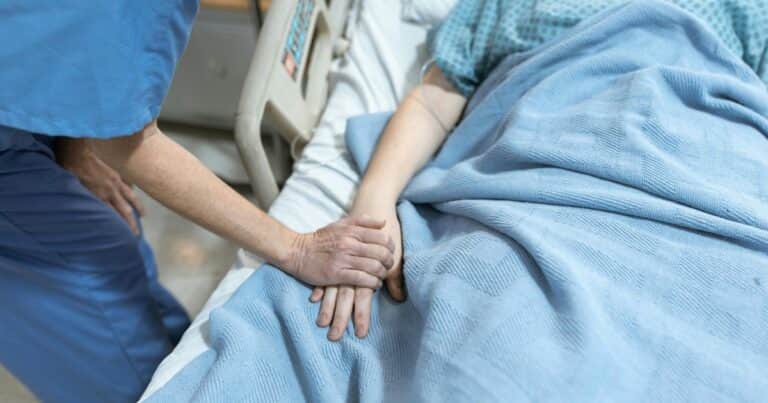 Estaba en un viaje y quedó al borde de la muerte por una grave infección: «No le desearía esta experiencia a nadie»