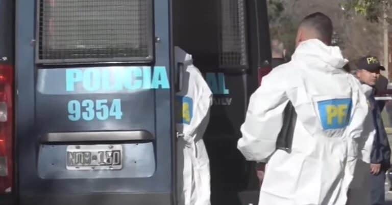 Claypole: un nene de 12 años encontró el cuerpo de su madre enterrado en la casa de su pareja