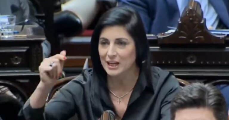 Juliana Santillán afirmó que se reunió con el embajador de Checoslovaquia, país que se disolvió hace más de tres décadas