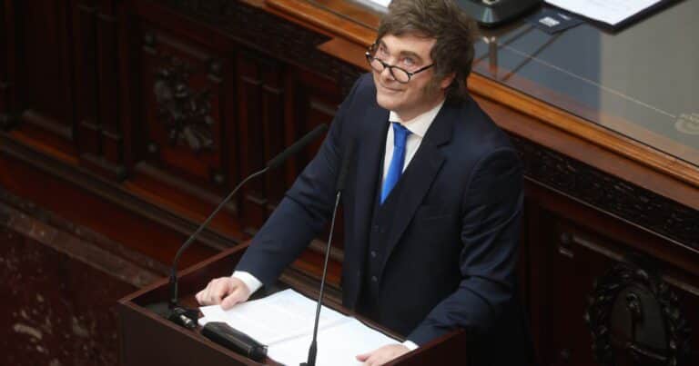 Milei enviará al Congreso un acuerdo para pagarles a fondos buitre que seguían litigando por el default de 2001