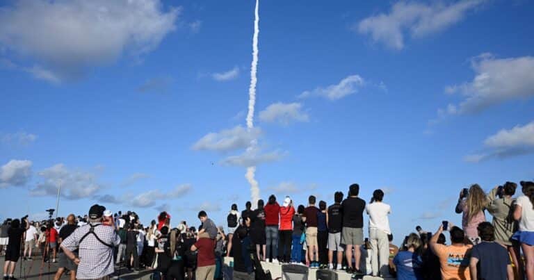Este es el plan de la NASA para salvar a los astronautas de Artemis II si algo falla en el espacio