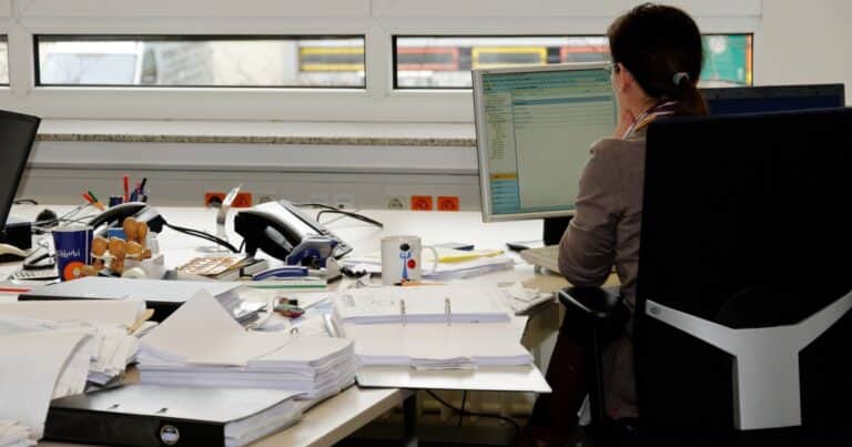 «¿Te sentís feo en tu trabajo?»: la explicación del efecto del «aire de la oficina» y las cinco formas de combatirlo