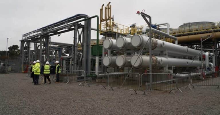 La alternativa del Reino Unido para sustituir al petróleo en pleno conflicto en Ormuz: extraer agua para generar energía