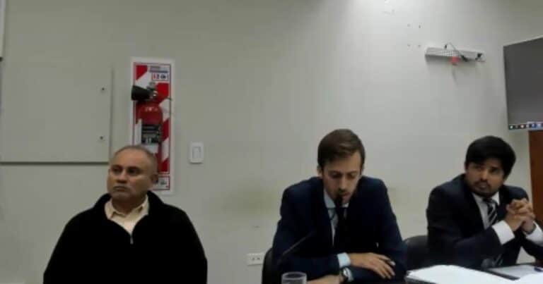 El comisario que detuvo a un hombre con retraso mental por el robo de dos ametralladoras de su despacho