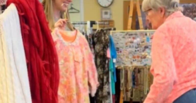 Dos amigas crearon una boutique móvil para adultos mayores y visitan asilos donde nadie se queda sin comprar: «Nos devolvieron la dignidad e independencia»