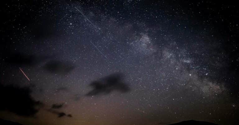 Dos lluvias de meteoros ocurrirán al mismo tiempo: cuándo se podrán ver desde el hemisferio sur