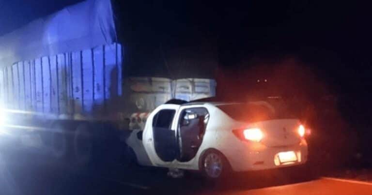 Iban a un operativo por narcotráfico y chocaron contra un camión: murieron dos jefes policiales y dos agentes quedaron heridos