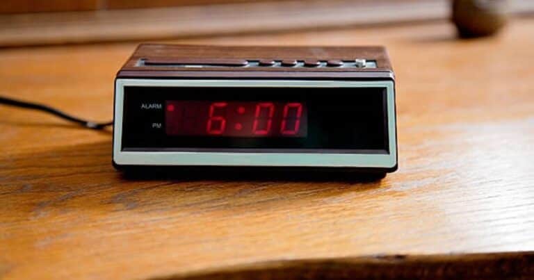 Cómo se escriben las horas y cómo se abrevia correctamente