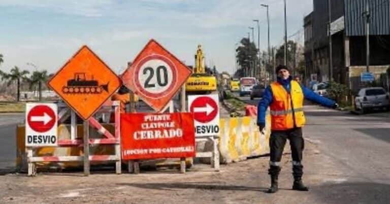 Arranca la privatización de Aysa y el Gobierno avanzará ahora sobre Intercargo y rutas, pero saca el foco de Aerolíneas