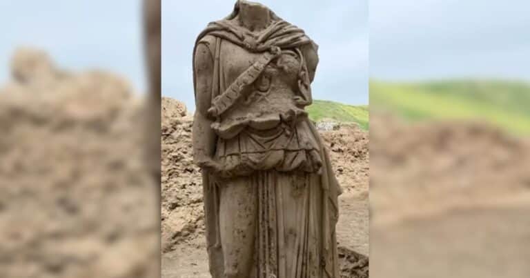 Hallaron una majestuosa estatua de la diosa griega Atenea: «Llama la atención por su alto valor artístico»