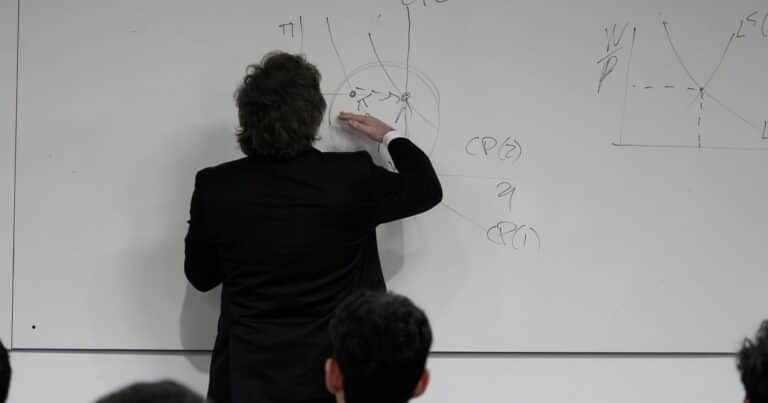 La inflación cede, la actividad rebota y la calle se pregunta: ¿me llega el derrame?