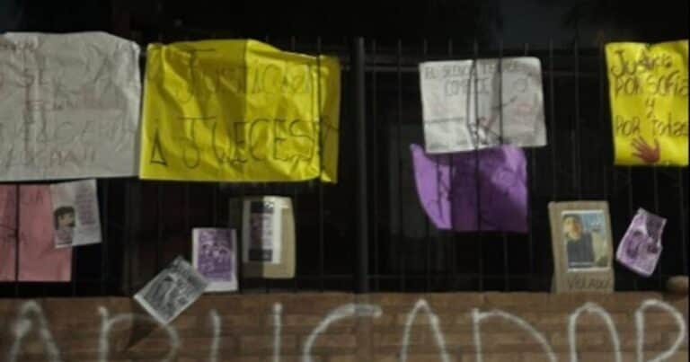 Filtran videos de un presunto abuso de un hombre a dos nenas y quedó detenido por una «pueblada» de los vecinos