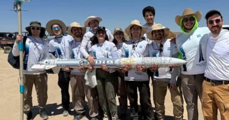Puede llegar a 10 kilómetros de altura y volar a Mach 2: el cohete argentino que competirá en Estados Unidos para romper la barrera del sonido