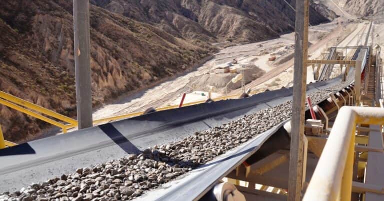 El Gobierno modifica la Ley de Inversiones Mineras con beneficios similares a los del RIGI