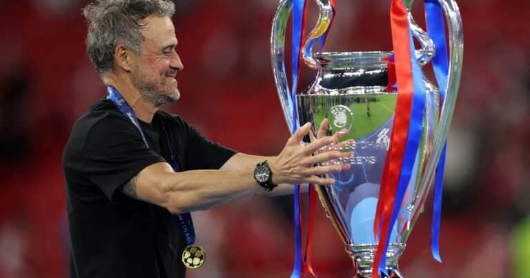 Luis Enrique, entrenador del PSG: «Hago deporte en ayunas, y después de entrenar desayuno sólo si me apetece. He llegado a cenar seis huevos»