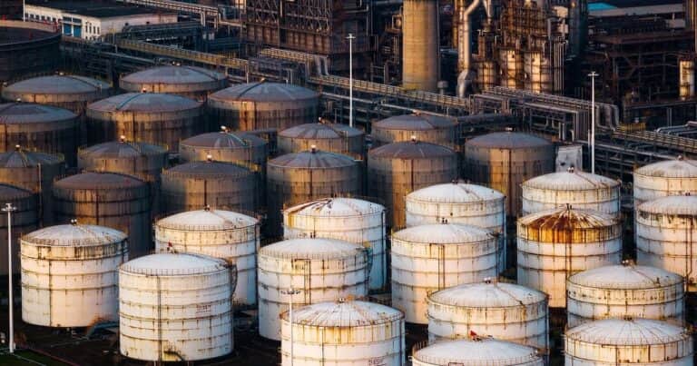 El precio del petróleo cae por debajo de los US$ 80 por primera vez desde principios de marzo
