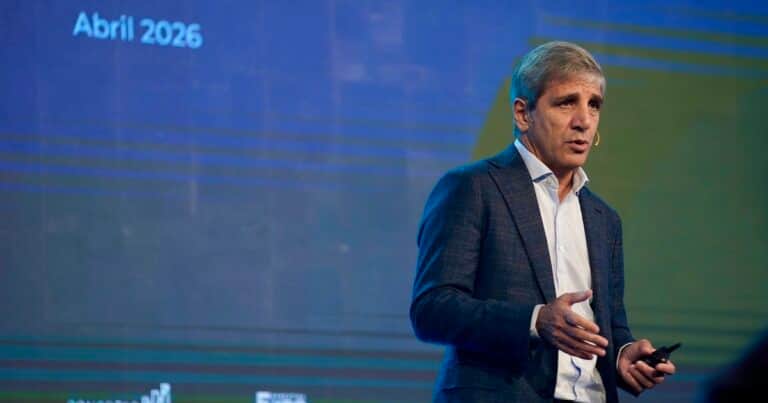 El Gobierno volvió a tener superávit en mayo y ya alcanzó la mitad de la meta fiscal con el FMI
