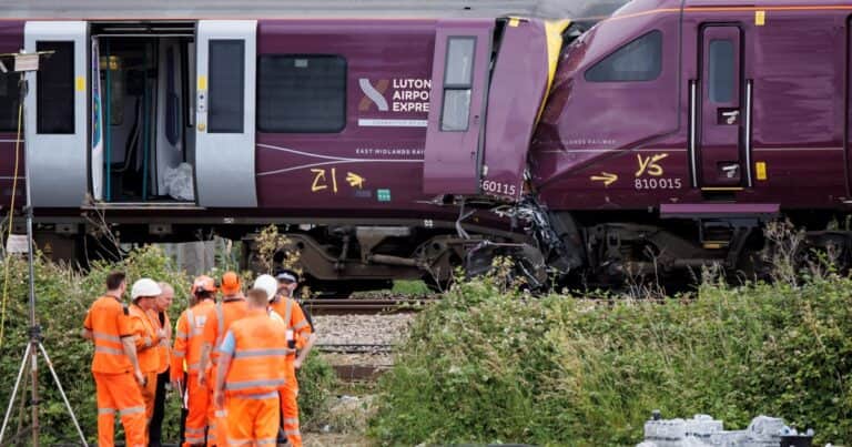 «La gente lloraba, gritaba»: el relato de un pasajero tras el choque de dos trenes al norte de Londres