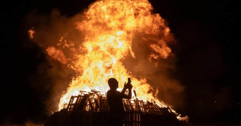 Noche de San Juan: todos los rituales, deseos y tradiciones de la noche del 23 de junio