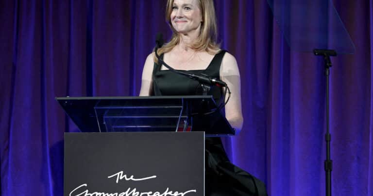 Las reflexiones de la actriz Laura Linney: su embarazo a los 50, la cláusula que no negocia y su sorpresa al recibir una estrella en Hollywood