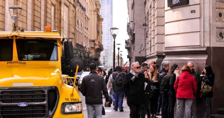 La actividad en la Ciudad arrancó el año con crecimiento por el boom financiero pero con caídas en industria y comercio