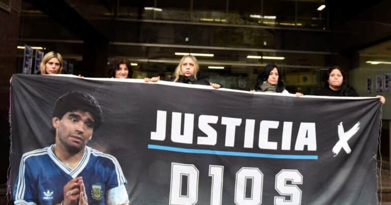 Un acompañante terapéutico de Maradona declaró que había «manipulación del círculo más cercano»