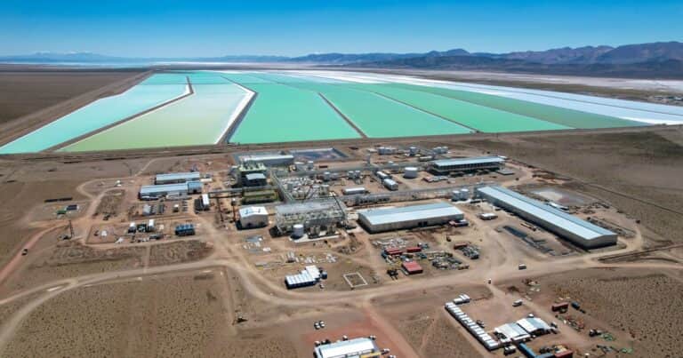 Cobre, oro, plata y litio: los cuellos de botella y trabas que aún quedan para el despegue minero