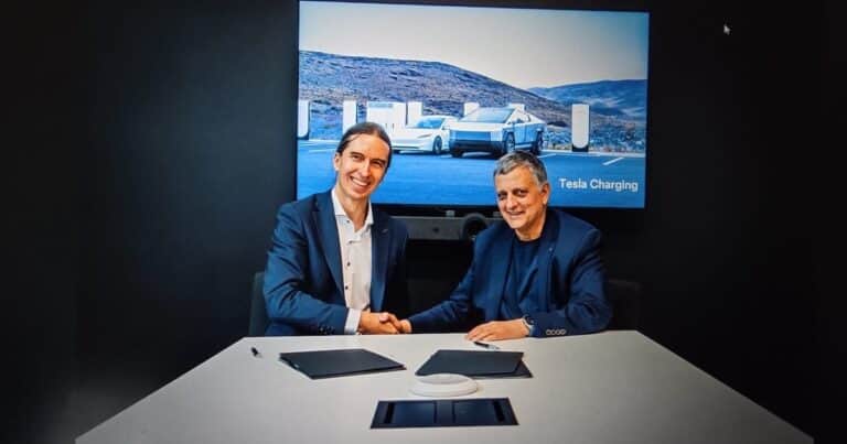 Acuerdo entre YPF y Tesla en Estados Unidos: cargadores eléctricos rápidos y almacenamiento de energía
