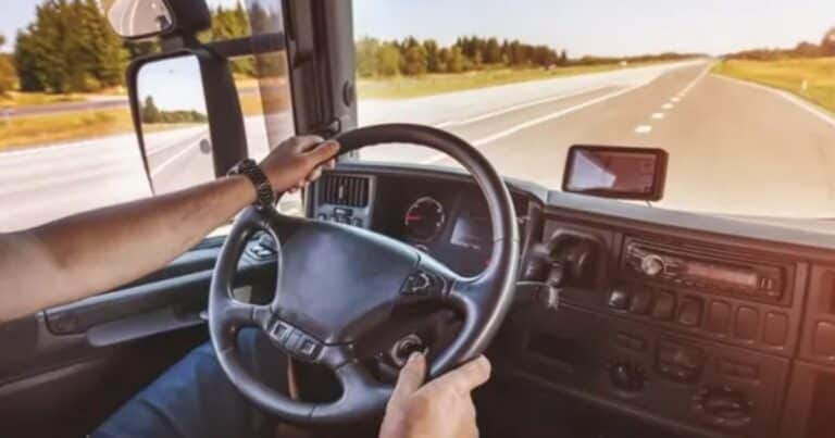 Juan García, camionero: “Ser autónomo en este sector es muy complicado; me jubilo tras 48 años de un trabajo que conlleva dedicación y muchas horas”