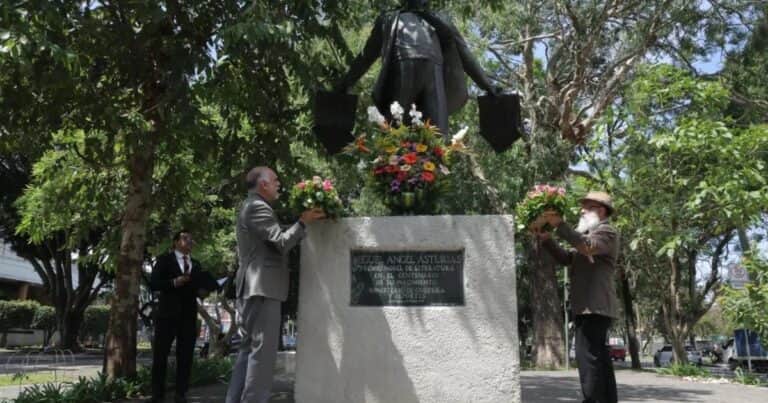 Guatemala repatriará los restos de Miguel Ángel Asturias y los inhumará en la capital del país