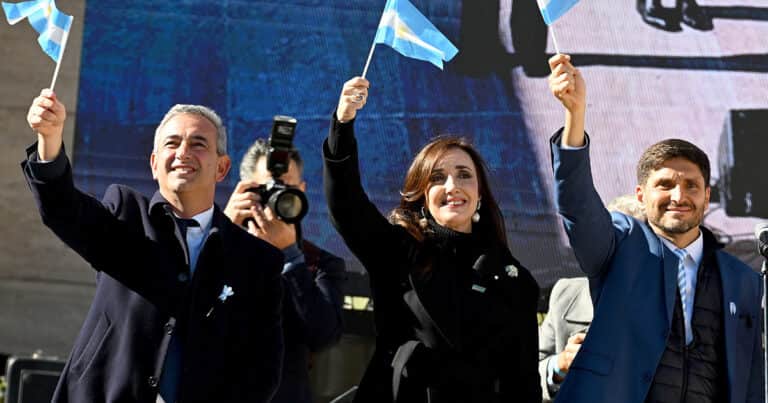 Al final, Victoria Villarruel se sentará con los funcionarios de Santa Fe mientras hable Milei en el acto del Día de la Bandera
