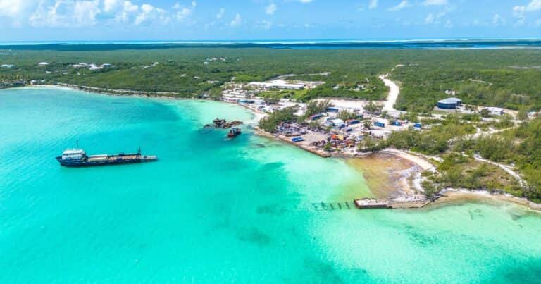 Un niño de 12 años sufrió un ataque de tiburón durante una excursión en una playa del Caribe